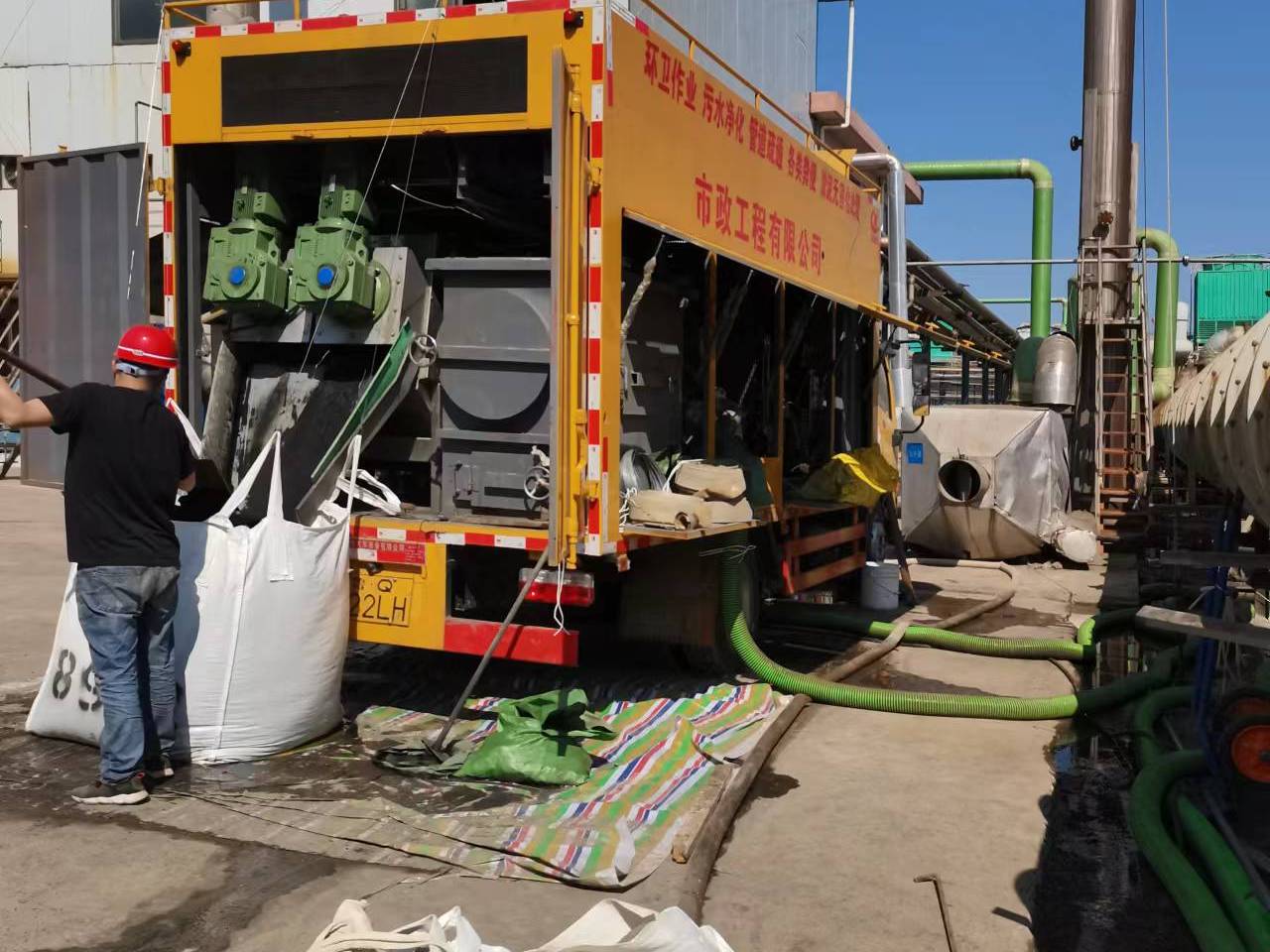 金坛淤泥压干处理